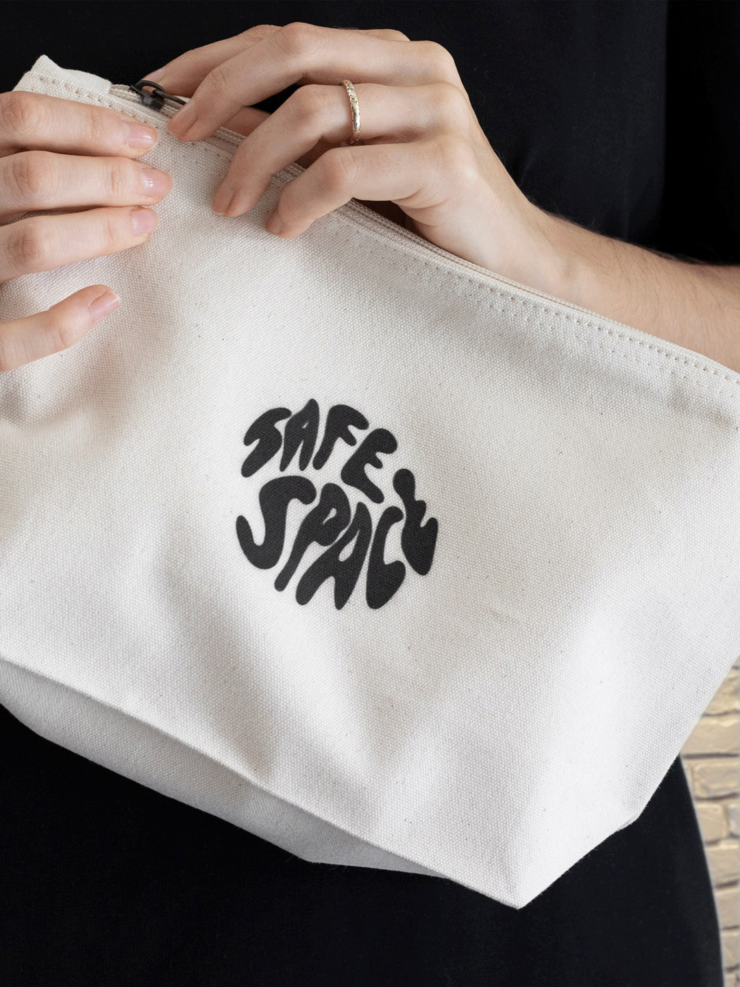 Kosmetiktasche "Mission SafeSpace" big