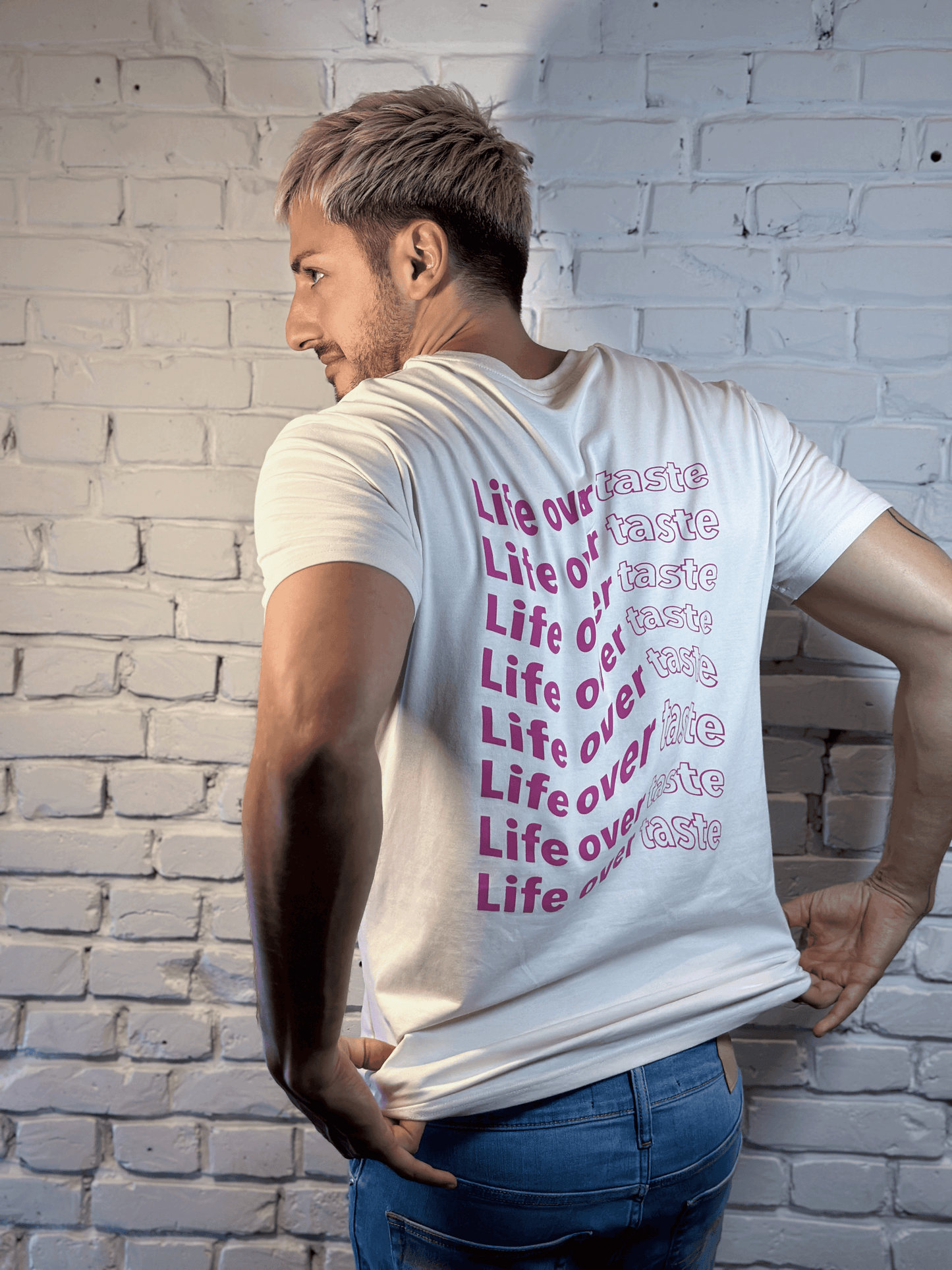 T-Shirt "Life over taste" white/purple