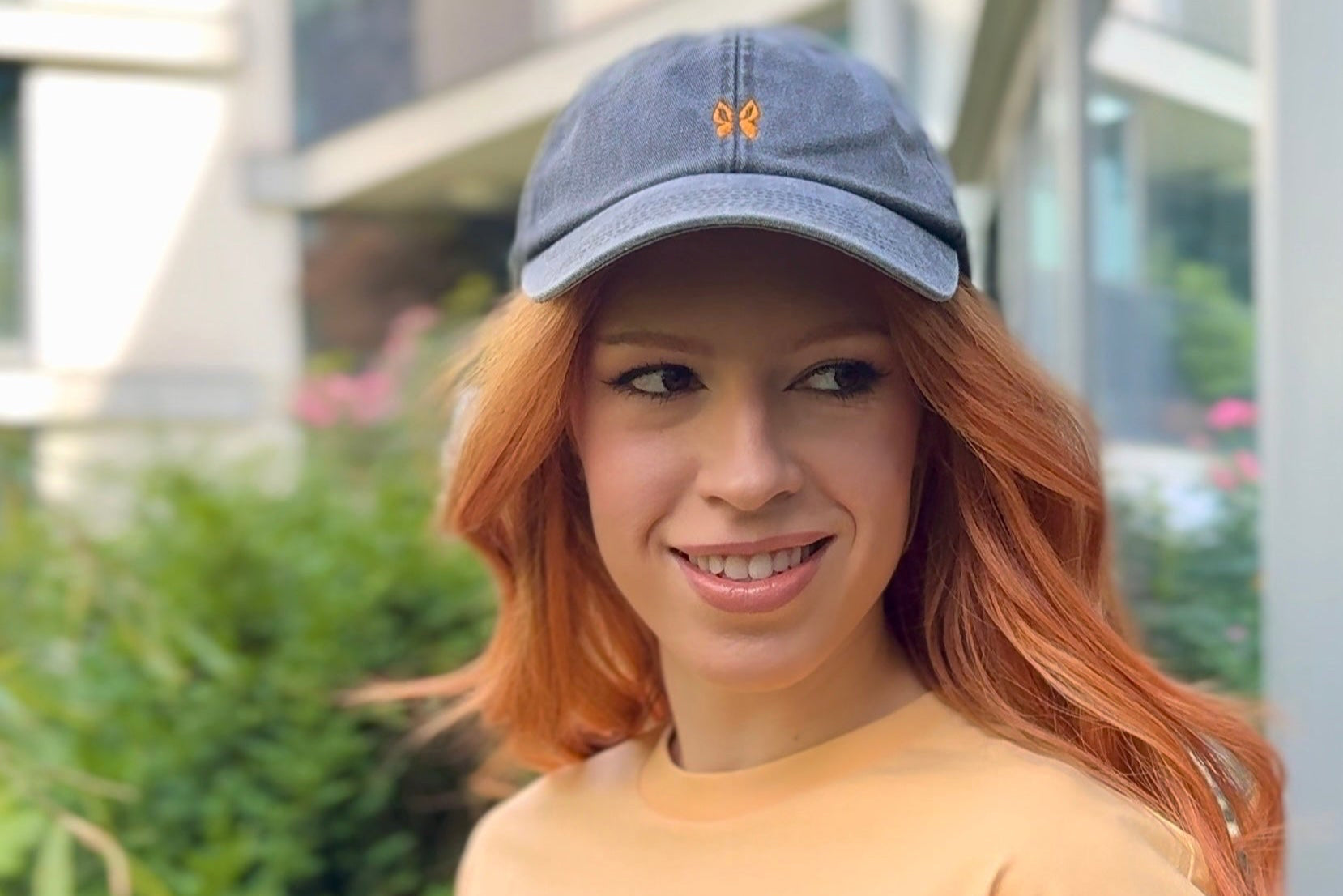 Cap dark grey