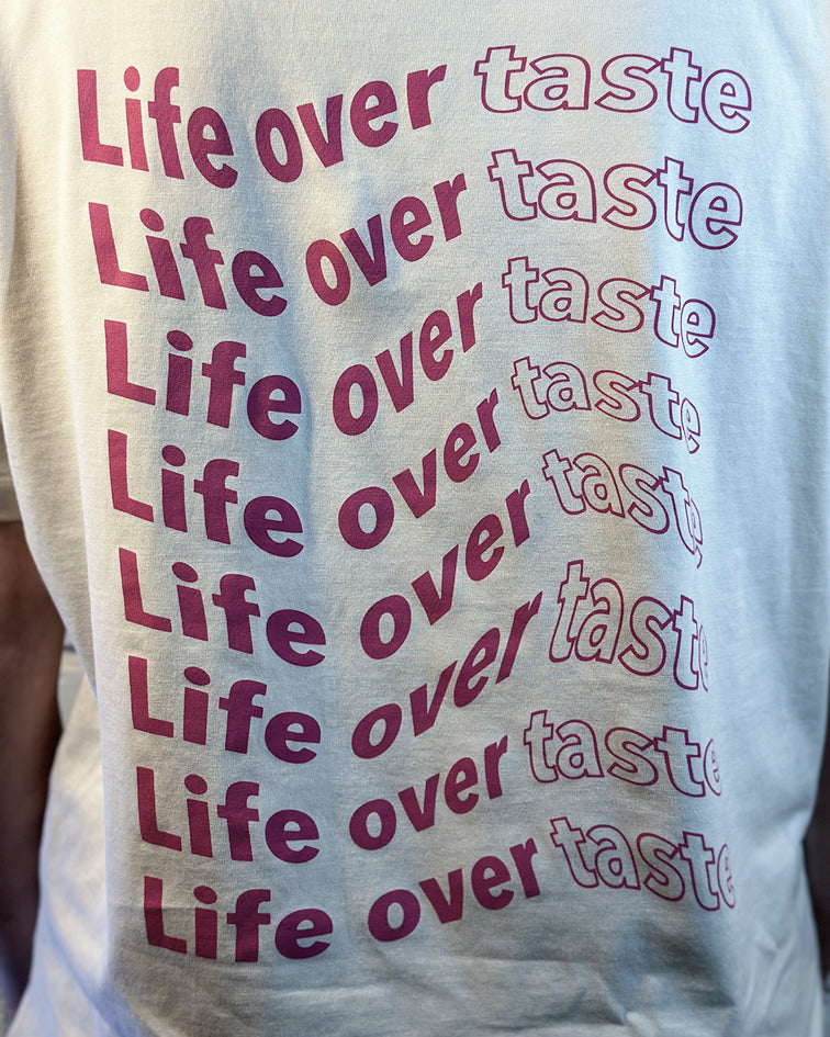 T-Shirt "Life over taste" white/purple