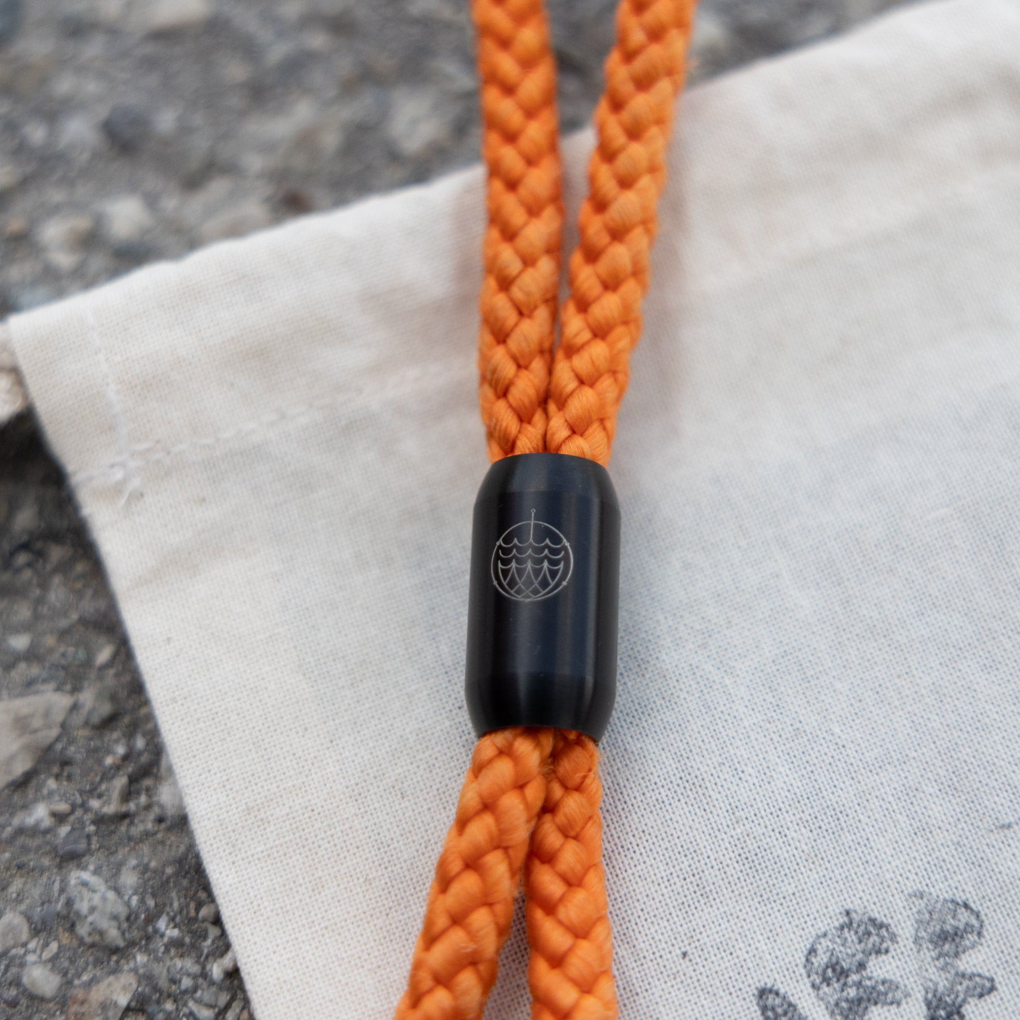 Schlüsselanhänger "Mission SafeSpace" orange